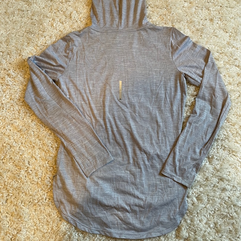 Reebok Running Pullover - Picture 2 of 7